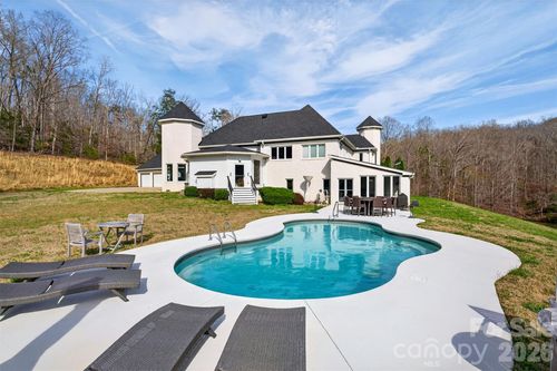 300 Springhill Dr, Rutherfordton, NC, 28139-6424 | Card Image