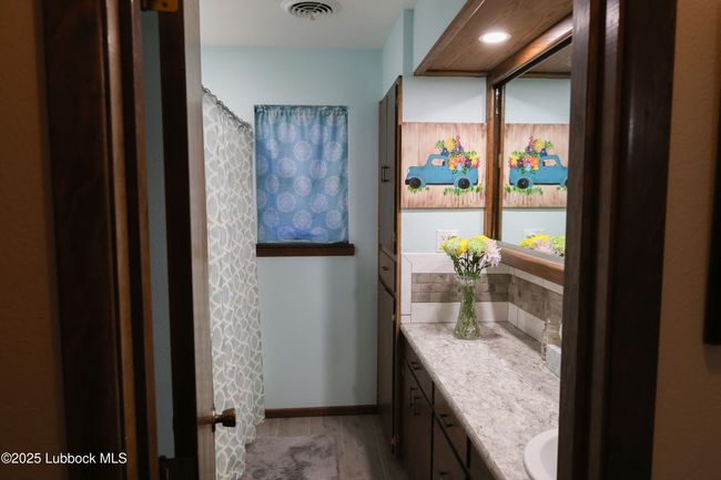 2512 Holliday St, House other with 3 bedrooms, 2 bathrooms and null parking in Plainview TX | Image 22