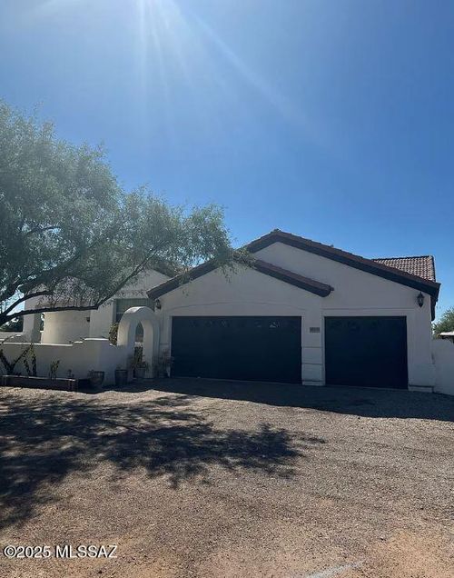10335 N Tall Cotton Dr, Marana, AZ, 85653-7922 | Card Image