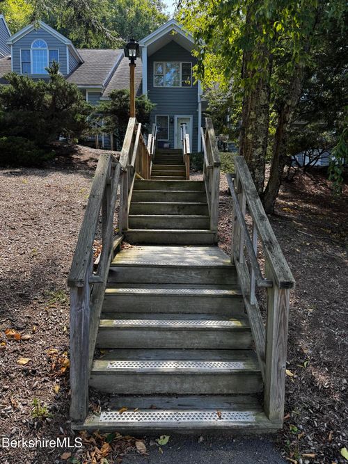 9124 Mountainside Dr, Hancock, MA, 01237 | Card Image