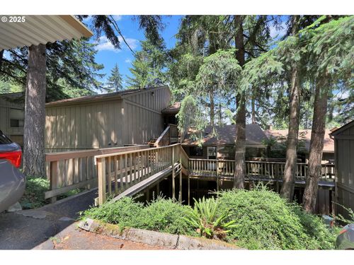 202 Trailside Loop, Eugene, OR, 97405-3555 | Card Image