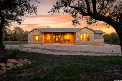 924 Annabelle Ave, Bulverde, TX, 78163-2556 | Card Image