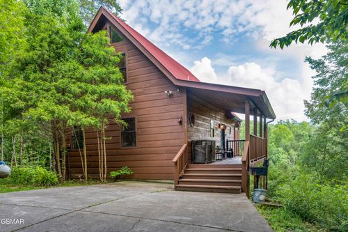 1705 Quail Hollow Way, Sevierville, TN, 37876-5004 | Card Image