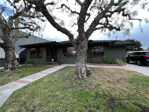 4652 Katella, Los Alamitos, CA, 90720 | Card Image