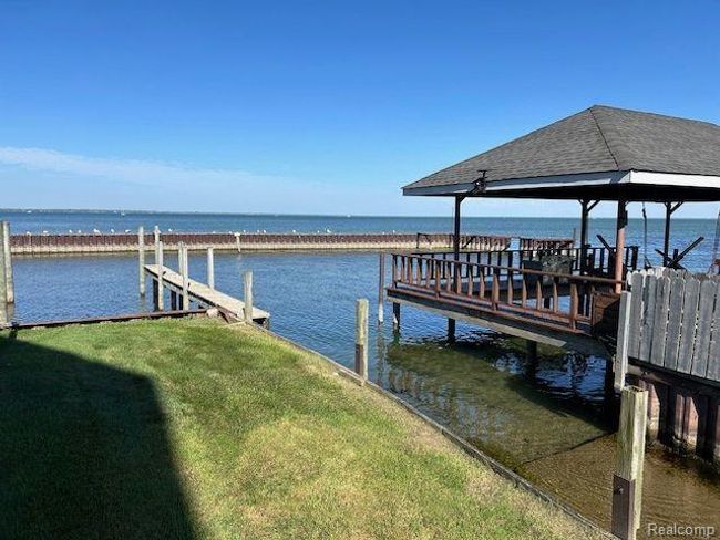 32241 N River Rd, House other with 3 bedrooms, 2 bathrooms and null parking in Harrison Twp MI | Image 47