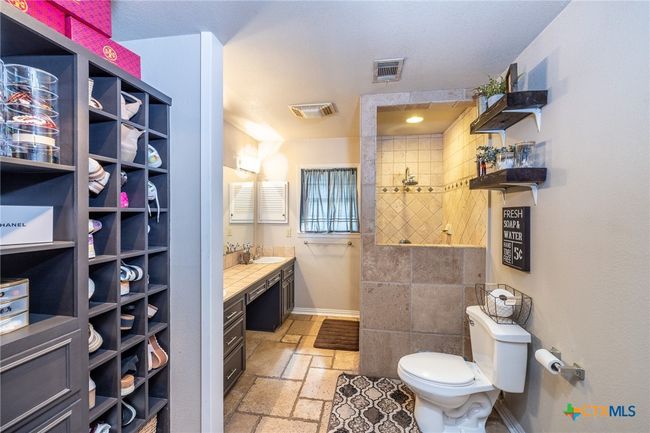1413 Summit Dr, House other with 3 bedrooms, 3 bathrooms and null parking in Gonzales TX | Image 21