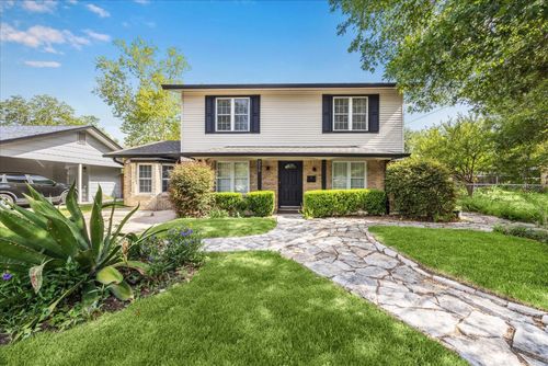 8516 Rockwood Ln, Austin, TX, 78757-6922 | Card Image