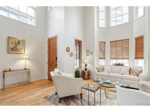 6 S Madison St, Denver, CO, 80209-3002 | Card Image