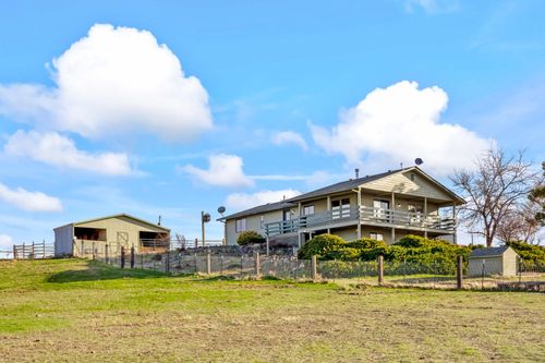 896 Se Dover Ln, Madras, OR, 97741-8867 | Card Image