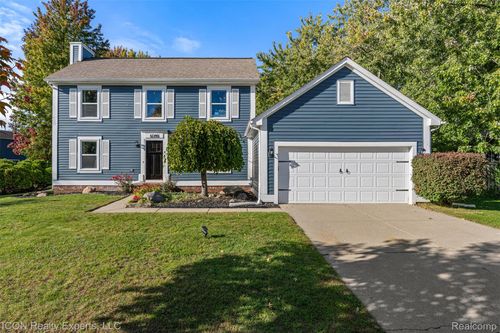 61346 Dean Dr, South Lyon, MI, 48178-1579 | Card Image