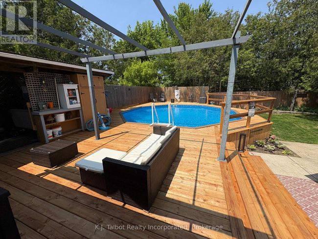 202 Bennett St W, House other with 3 bedrooms, 3 bathrooms and 4 parking in Goderich ON | Image 29