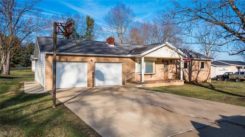 1675 Nob Hill Rd, Zanesville, OH, 43701-1061 | Card Image