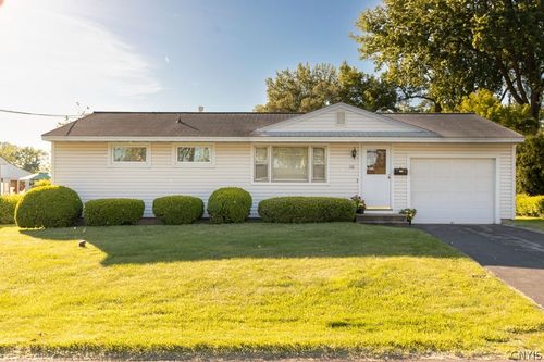 116 Saslon Park Dr, Liverpool, NY, 13088-6450 | Card Image