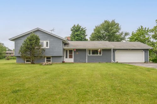 5629680 Roanoke Dr, Waukesha, WI, 53189-9035 | Card Image
