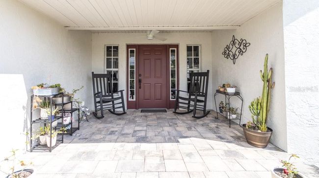 812 Jameson Rd, House other with 3 bedrooms, 2 bathrooms and null parking in Lithia FL | Image 7