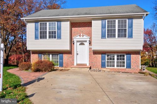 121 Deer Hill Ct, STEPHENS CITY, VA, 22655-4000 | Card Image