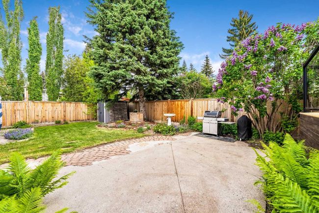2328 Uxbridge Drive Nw, House other with 3 bedrooms, 3 bathrooms and 5 parking in Calgary AB | Image 40