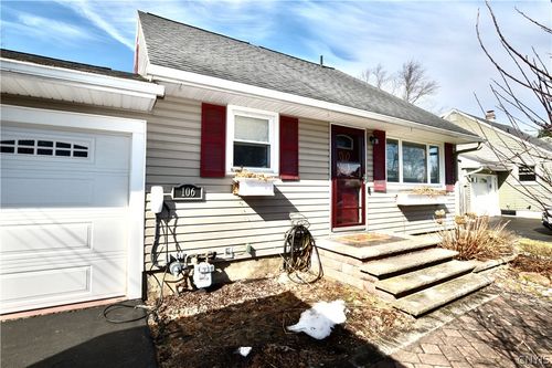 106 Pinewood Dr, Liverpool, NY, 13090-2212 | Card Image
