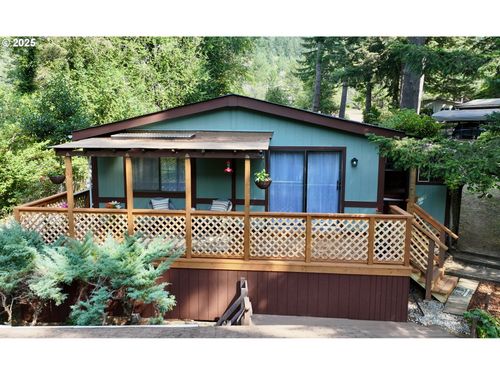 98825 Pleasant Hill Dr, Brookings, OR, 97415-9352 | Card Image