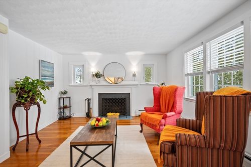 56 Fisher St, Natick, MA, 01760 | Card Image