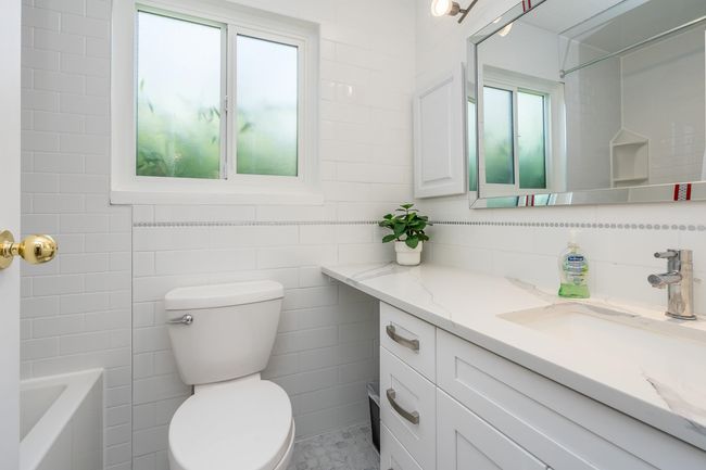 201 - 27411 28 Ave, Townhouse with 2 bedrooms, 1 bathrooms and 1 parking in Aldergrove BC | Image 12