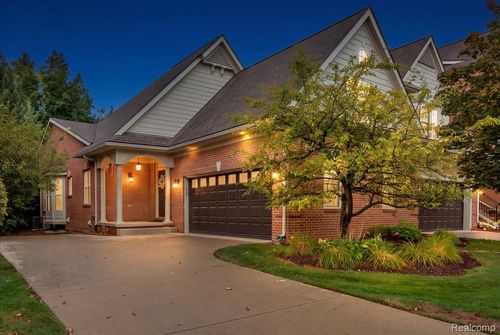 37525 Newburgh Park Circle, Livonia, MI, 48152 | Card Image