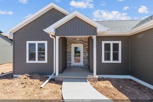 N9266 Homestead Lane, HARRISON, WI, 54915 | Card Image