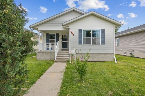806 10th St Sw, Cedar Rapids, IA, 52404-1906 | Card Image
