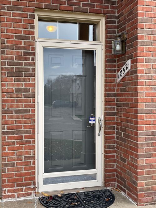 1852 Flagstone Cir, Rochester, MI, 48307-6095 | Card Image