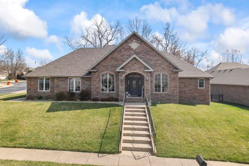5348 S Woodfield Ave, Springfield, MO, 65810-8601 | Card Image
