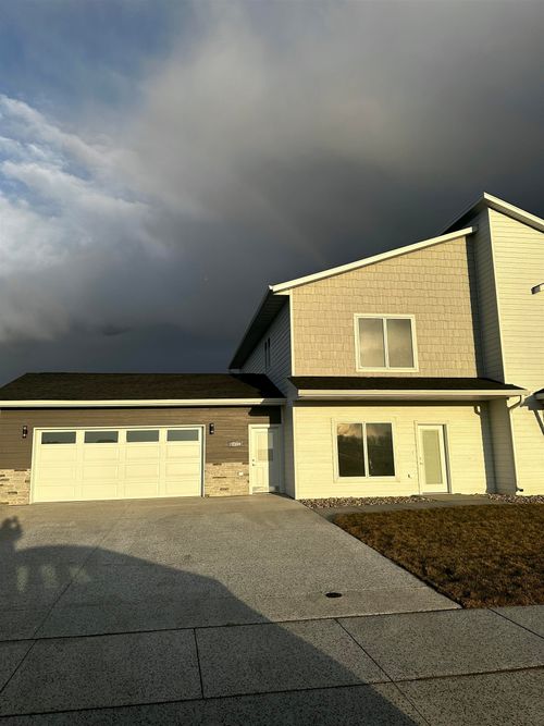 216 Ivy Ln Lane, Crooks, SD, 57020 | Card Image