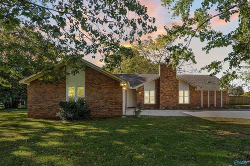 221 Callaway Ln, Meridianville, AL, 35759-1601 | Card Image