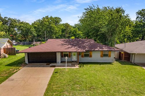 405 Harriett St, Arlington, TX, 76010-2234 | Card Image