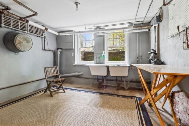 19 Morris Cres, House other with 5 bedrooms, 3 bathrooms and null parking in Yonkers NY | Image 46