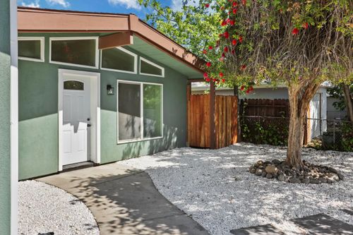 3893 32nd Ave, Sacramento, CA, 95824-1221 | Card Image