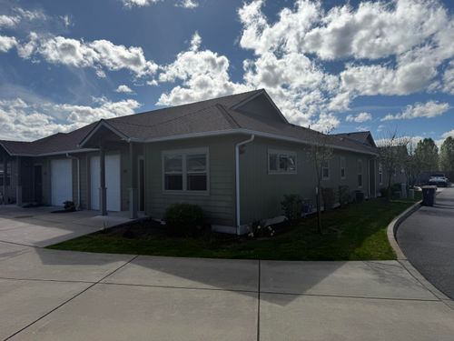 741 Sw Kinsington Ct, Grants Pass, OR, 97526-7906 | Card Image