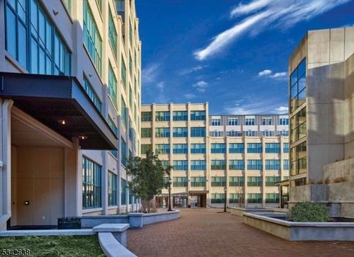 apt-ph8-33 Ashland Ave, West Orange, NJ, 07052-5452 | Card Image