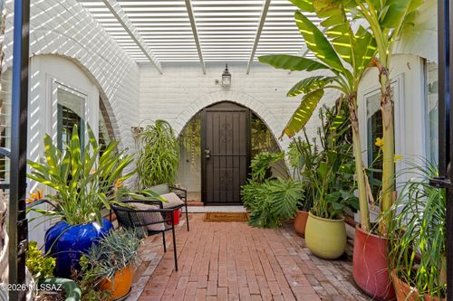 636 W Roller Coaster Road, Tucson, AZ, 85704 | Card Image