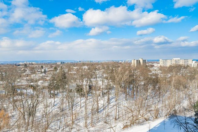 522 - 350 Quigley Rd, Condo with 3 bedrooms, 1 bathrooms and null parking in Hamilton ON | Image 25