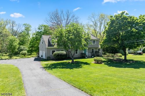 11 Whippoorwill Way, BELLE MEAD, NJ, 08502-5827 | Card Image