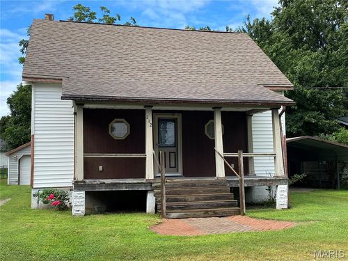 212 W Illinois St, New Baden, IL, 62265-1721 | Card Image