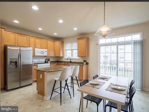 4665 Carisbrooke Ln, FAIRFAX, VA, 22030-6117 | Card Image