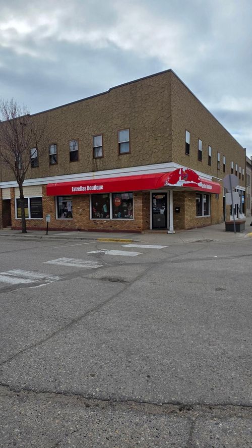 203 5th St Sw, Willmar, MN, 56201-3276 | Card Image