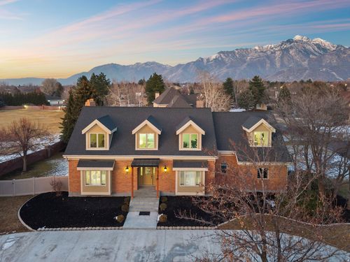 16 Gatehouse Ln, Sandy, UT, 84092-4846 | Card Image