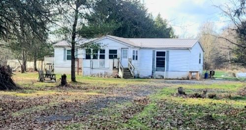 8867 Park Ave, North Bloomfield, OH, 44450 | Card Image