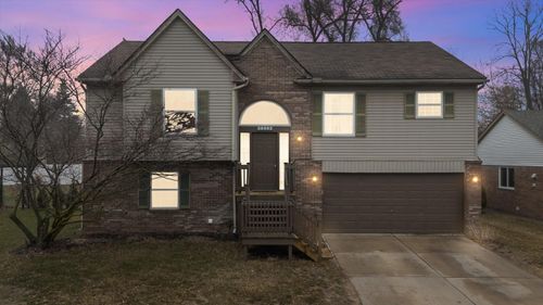 38592 Emerald Ln N, Westland, MI, 48185-7636 | Card Image