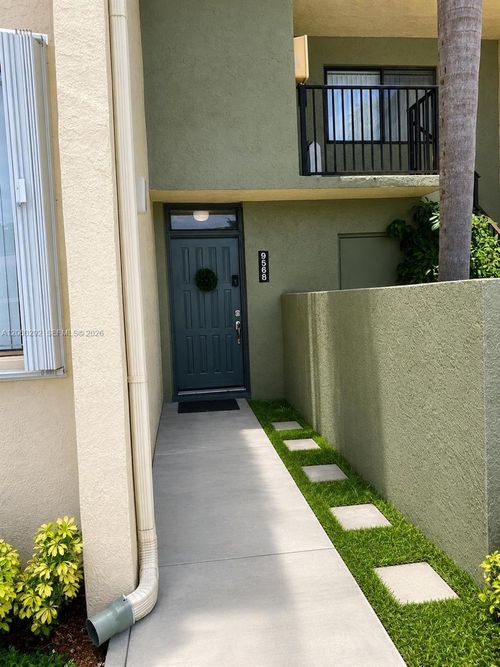 7f-9568 Sw 1st Ct, Coral Springs, FL, 33071-7387 | Card Image