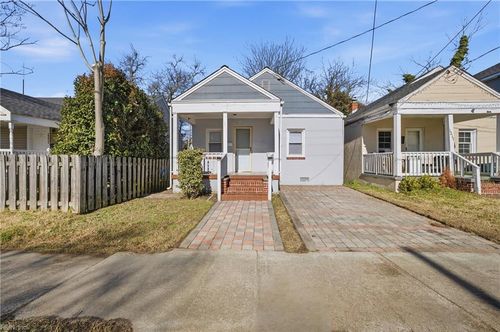 1215 26th St, Newport News, VA, 23607-4829 | Card Image