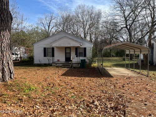 42 North Ave, Jackson, TN, 38301-7344 | Card Image