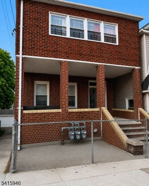 854 E 229th St, Bronx, NY, 10466-4415 | Card Image